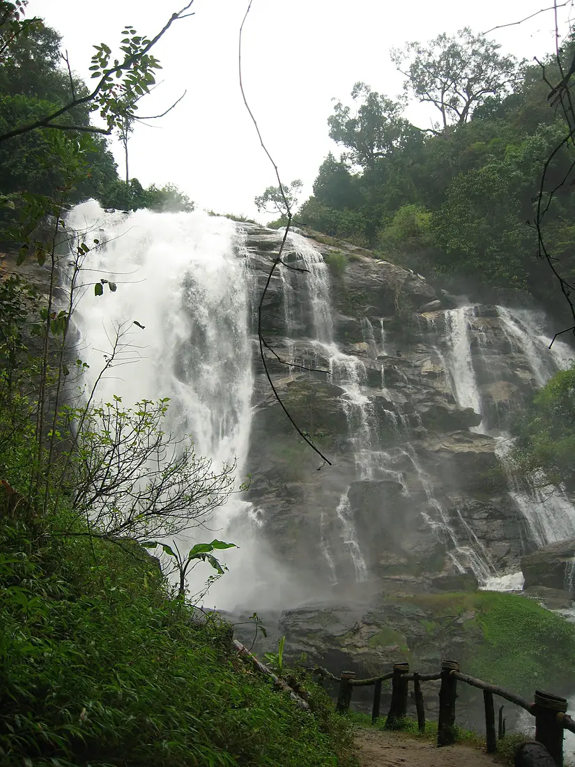 น้ำตกวชิรธาร อุทยานแห่งชาติอินทนนท์ , Wachirathan Waterfall - panoramio
