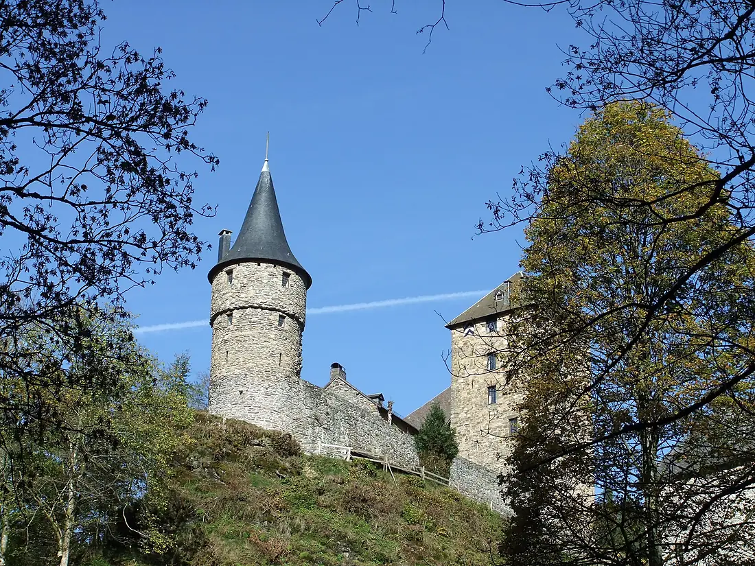 Chateau Reinhardstein, taken from the stream in the valley below - panoramio