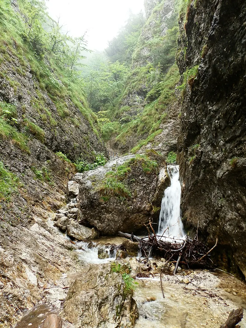 Dolné diery - panoramio