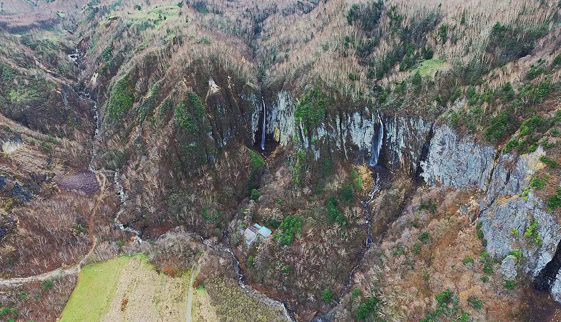 Yonako Falls 2015-11-08 (34634964383)