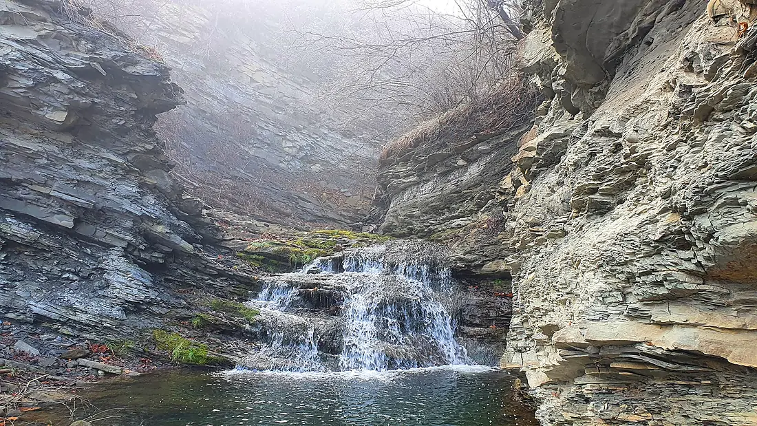Зарічанський водоспад 01